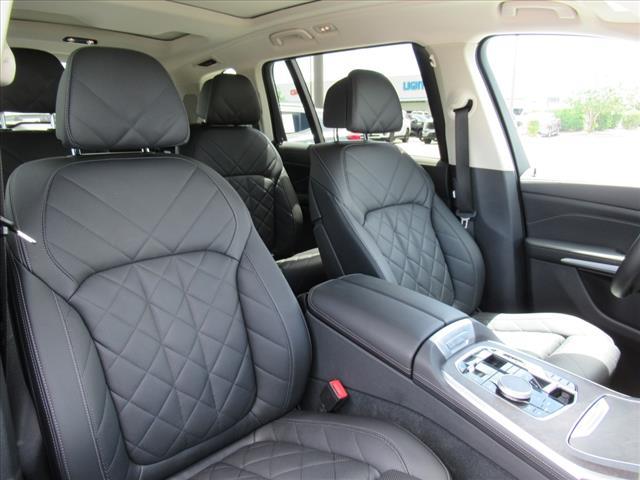 Photo of 2023 Carbon Black Metallic BMW X7