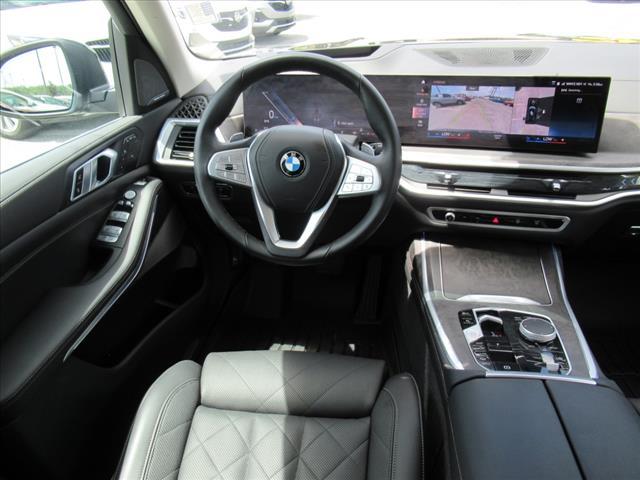 Photo of 2023 Carbon Black Metallic BMW X7