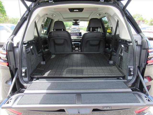 Photo of 2023 Carbon Black Metallic BMW X7