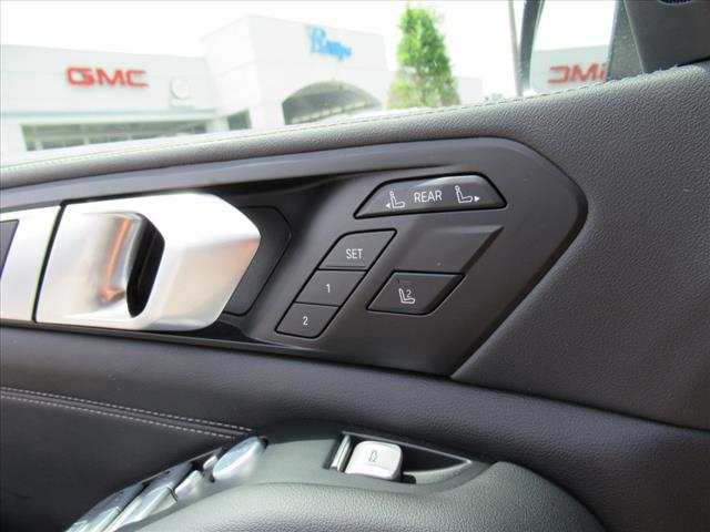 Photo of 2023 Carbon Black Metallic BMW X7