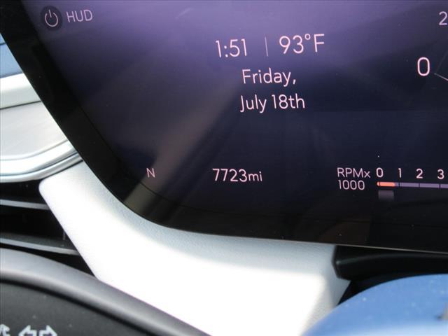 Photo of 2025 White Frost Tricoat Buick Enclave