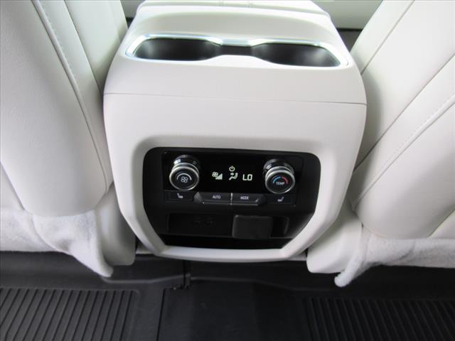 Photo of 2025 White Frost Tricoat Buick Enclave