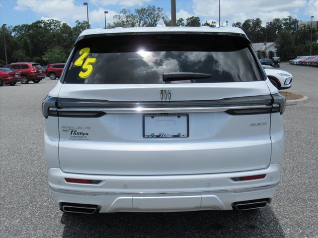 Photo of 2025 White Frost Tricoat Buick Enclave