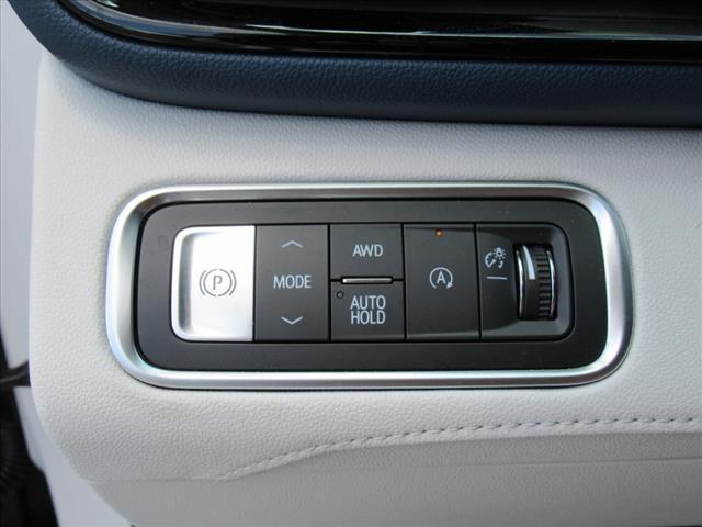 Photo of 2025 White Frost Tricoat Buick Enclave