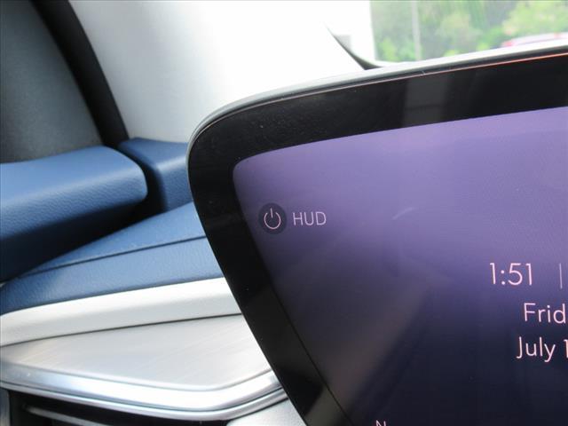 Photo of 2025 White Frost Tricoat Buick Enclave