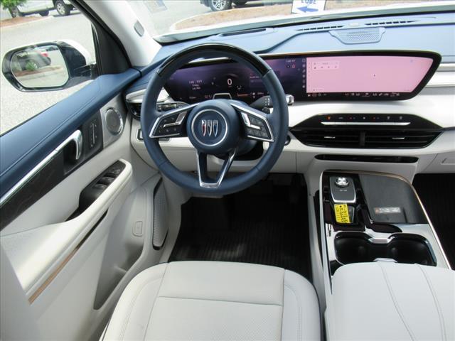 Photo of 2025 White Frost Tricoat Buick Enclave