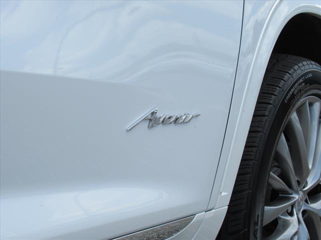 Photo of 2025 White Frost Tricoat Buick Enclave