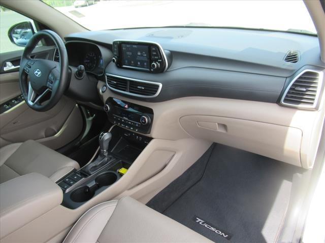 Photo of 2019 Dazzling White Hyundai TUCSON