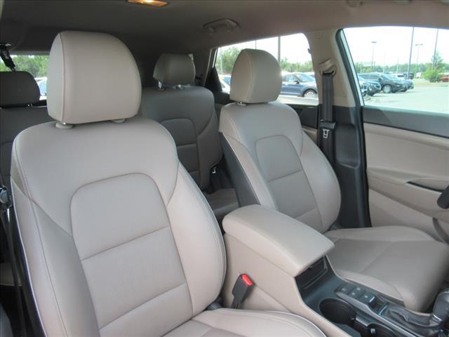 Photo of 2019 Dazzling White Hyundai TUCSON