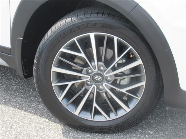 Photo of 2019 Dazzling White Hyundai TUCSON
