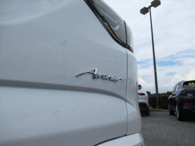 Photo of 2024 White Frost Tricoat Buick Enclave