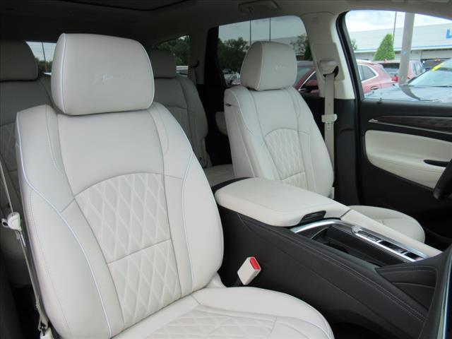 Photo of 2024 White Frost Tricoat Buick Enclave