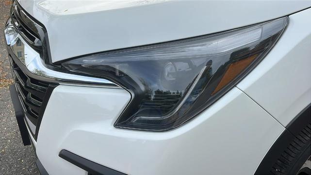 Photo of 2025 Crystal White Pearl Subaru Ascent