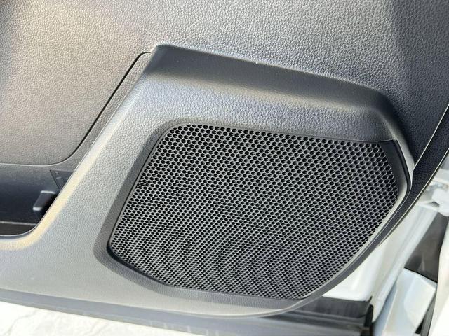 Photo of 2023 Wind Chill Pearl Toyota Highlander