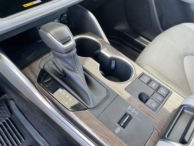 Photo of 2023 Wind Chill Pearl Toyota Highlander