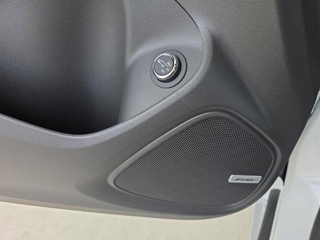 Photo of 2026 White Frost Tricoat Buick Encore GX