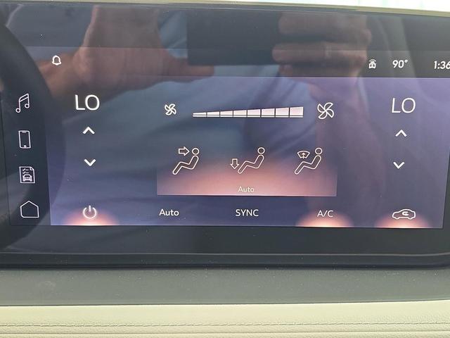Photo of 2026 White Frost Tricoat Buick Encore GX