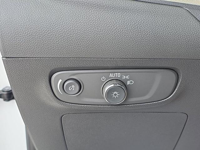 Photo of 2026 White Frost Tricoat Buick Encore GX