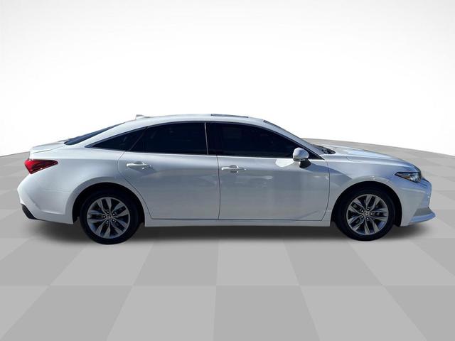 Photo of 2022 Wind Chill Pearl Toyota Avalon