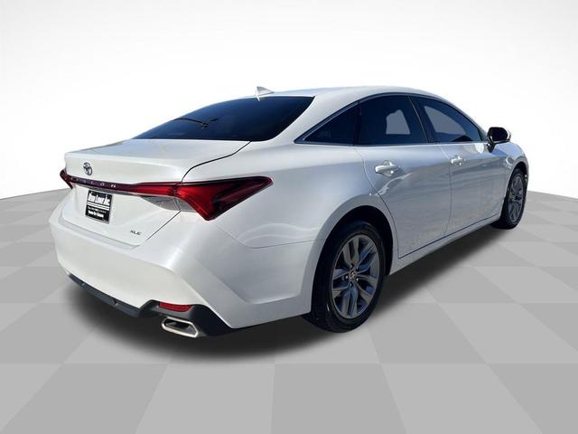 Photo of 2022 Wind Chill Pearl Toyota Avalon