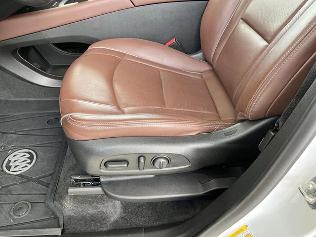 Photo of 2019 White Frost Tricoat Buick Enclave