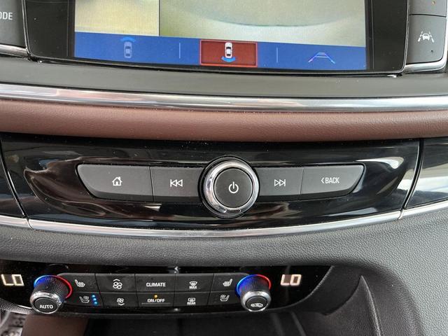 Photo of 2019 White Frost Tricoat Buick Enclave
