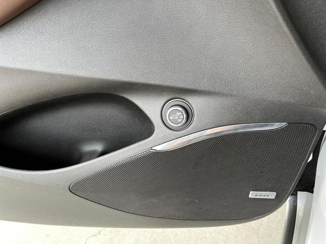 Photo of 2019 White Frost Tricoat Buick Enclave