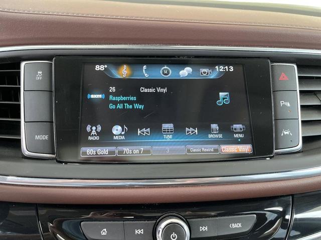Photo of 2019 White Frost Tricoat Buick Enclave