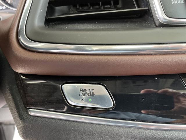 Photo of 2019 White Frost Tricoat Buick Enclave