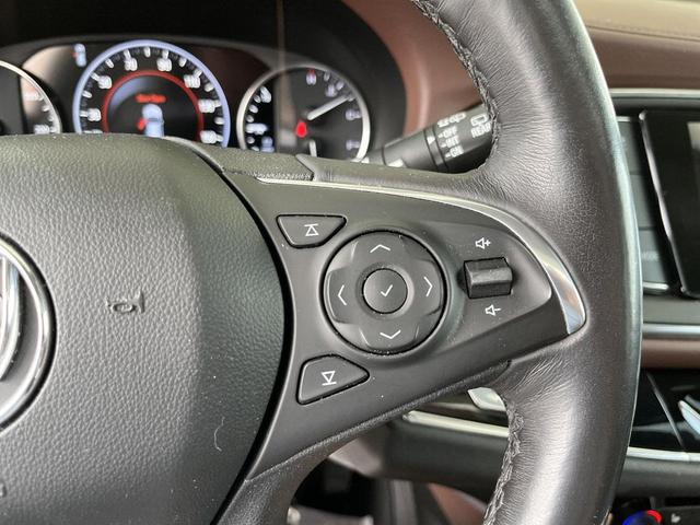 Photo of 2019 White Frost Tricoat Buick Enclave