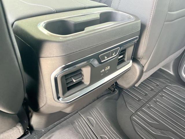 Photo of 2025 Onyx Black GMC Sierra 1500