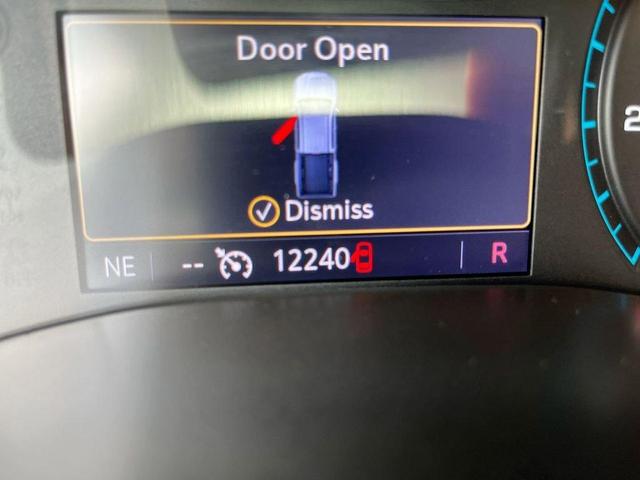 Photo of 2021 Summit White GMC Canyon