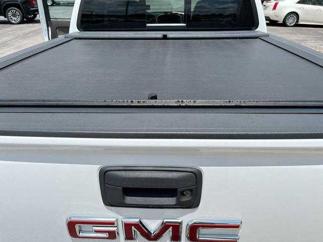 Photo of 2021 Summit White GMC Canyon