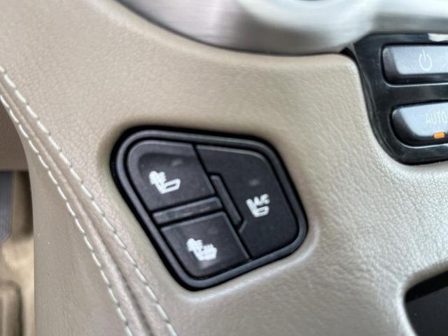 Photo of 2015 Summit White GMC Yukon