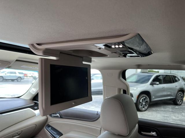Photo of 2015 Summit White GMC Yukon