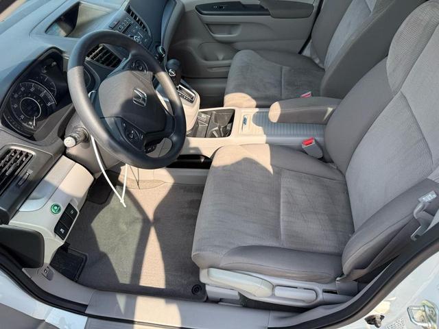 Photo of 2014 Gray Honda CR-V