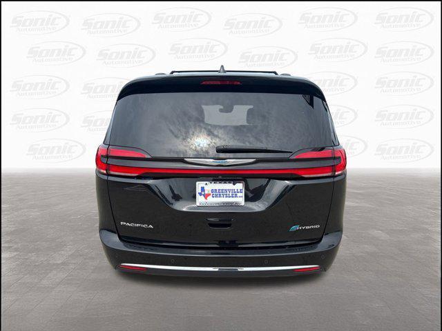 Photo of 2021 Brilliant Black Crystal Pearlcoat Chrysler Pacifica Hybrid