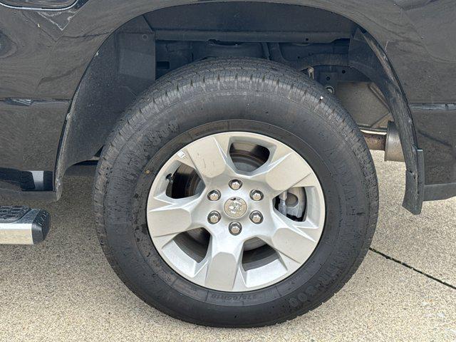 Photo of 2023 Diamond Black Crystal Pearlcoat RAM 1500
