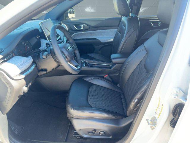 Photo of 2024 Bright White Clearcoat Jeep Compass