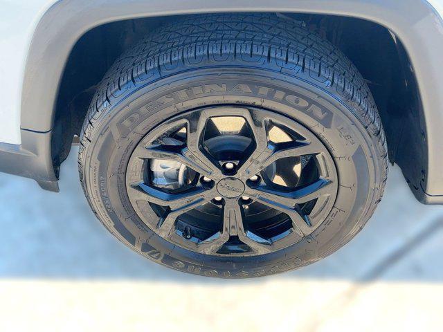 Photo of 2024 Bright White Clearcoat Jeep Compass