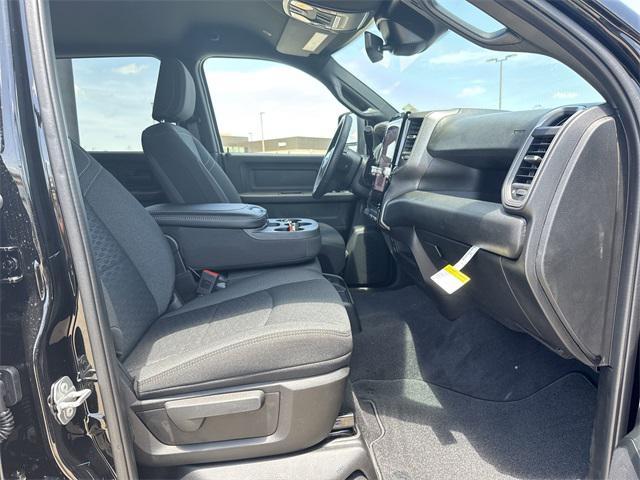Photo of 2025 Diamond Black Crystal Pearlcoat RAM 2500