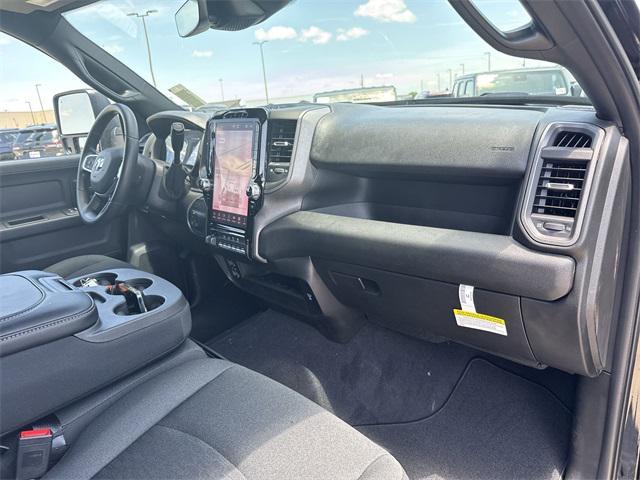Photo of 2025 Diamond Black Crystal Pearlcoat RAM 2500