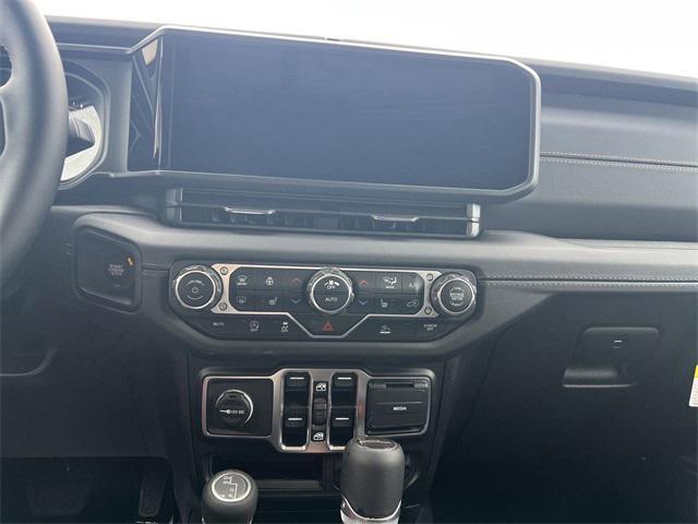 Photo of 2025 Black Clearcoat Jeep Gladiator