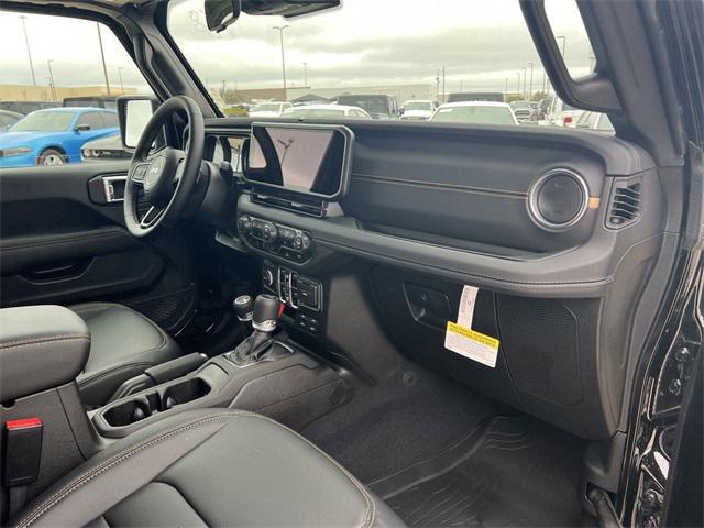 Photo of 2025 Black Clearcoat Jeep Gladiator