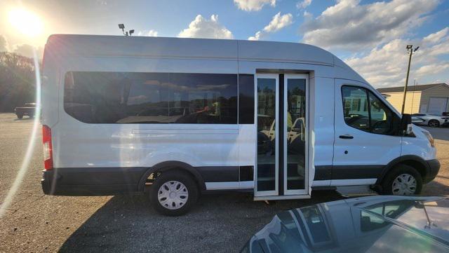 Photo of 2018 Oxford White Ford Transit-350