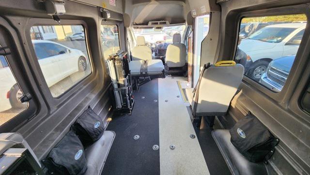 Photo of 2018 Oxford White Ford Transit-350