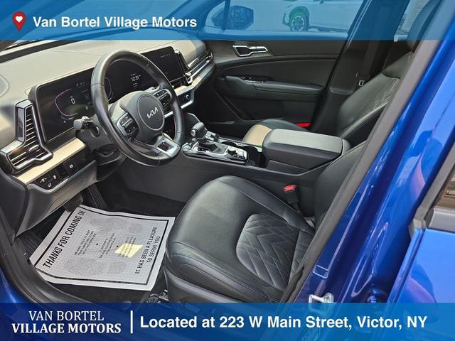 Photo of 2023 Sapphire Blue Kia Sportage
