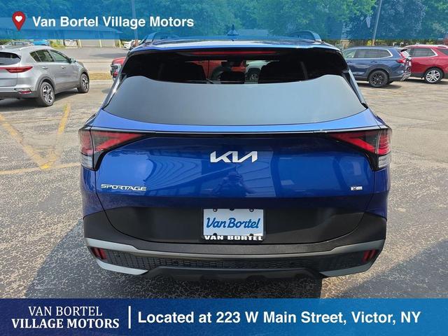 Photo of 2023 Sapphire Blue Kia Sportage