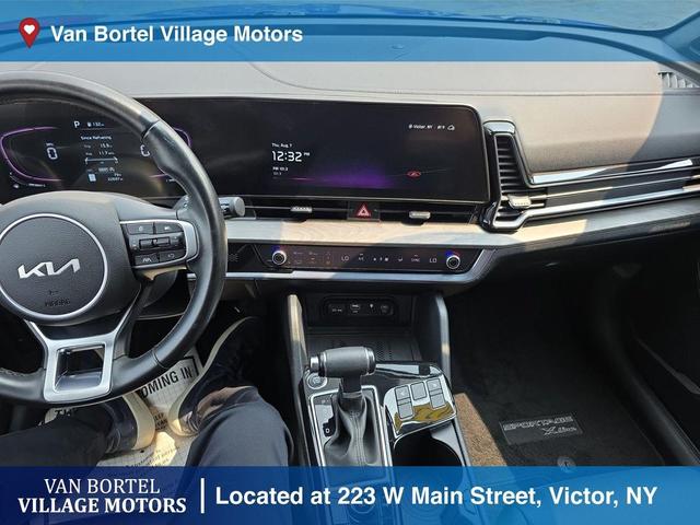 Photo of 2023 Sapphire Blue Kia Sportage