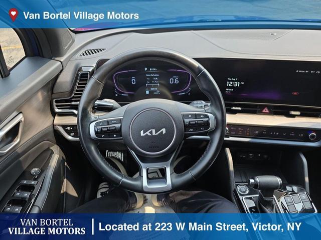 Photo of 2023 Sapphire Blue Kia Sportage